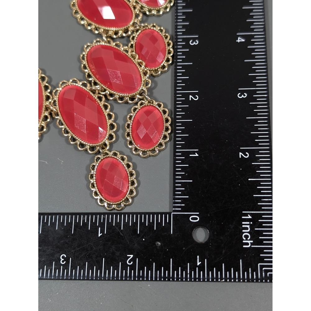 Berry Pink Statement Necklace Faceted Acrylic Gold Tone 21in Bib - Picture 7 of 8